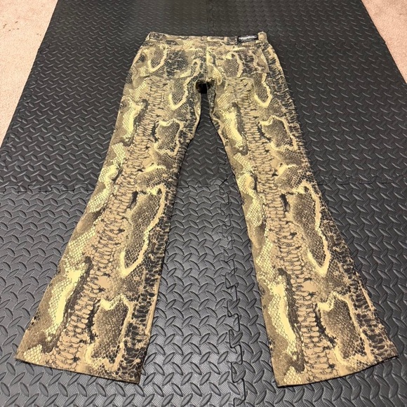 Snake Print Flare Jeans - Picture 5 of 5
